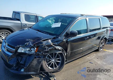 2017 Dodge Grand Caravan Sxt z USA, uszkodzony, nr VIN 2C4RDGCG3HR671709